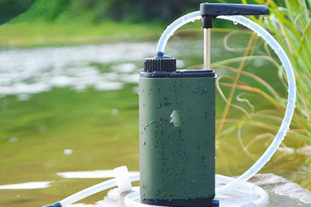 如何選購野外凈水器？